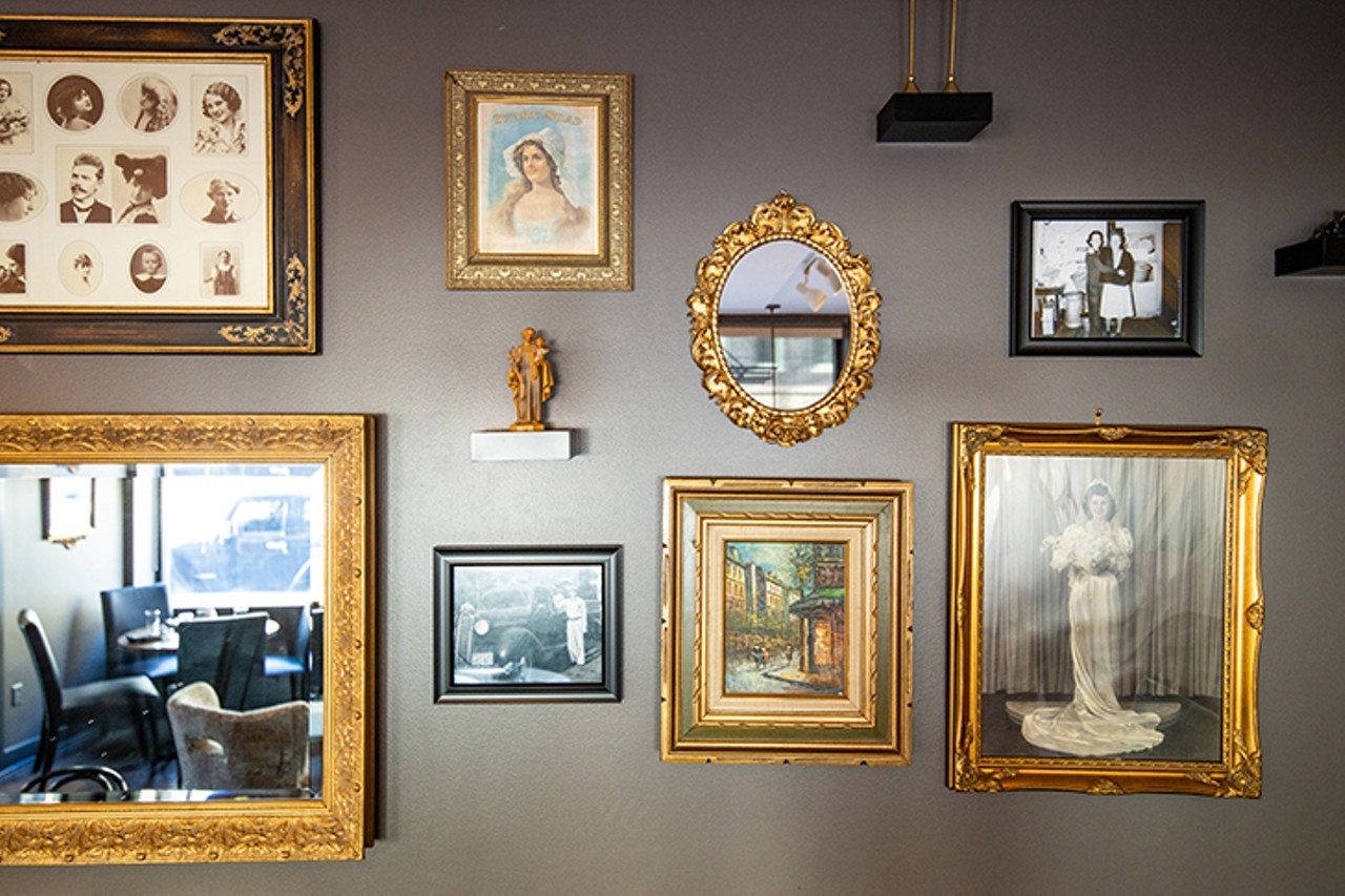 D&eacute;cor items include family heirlooms