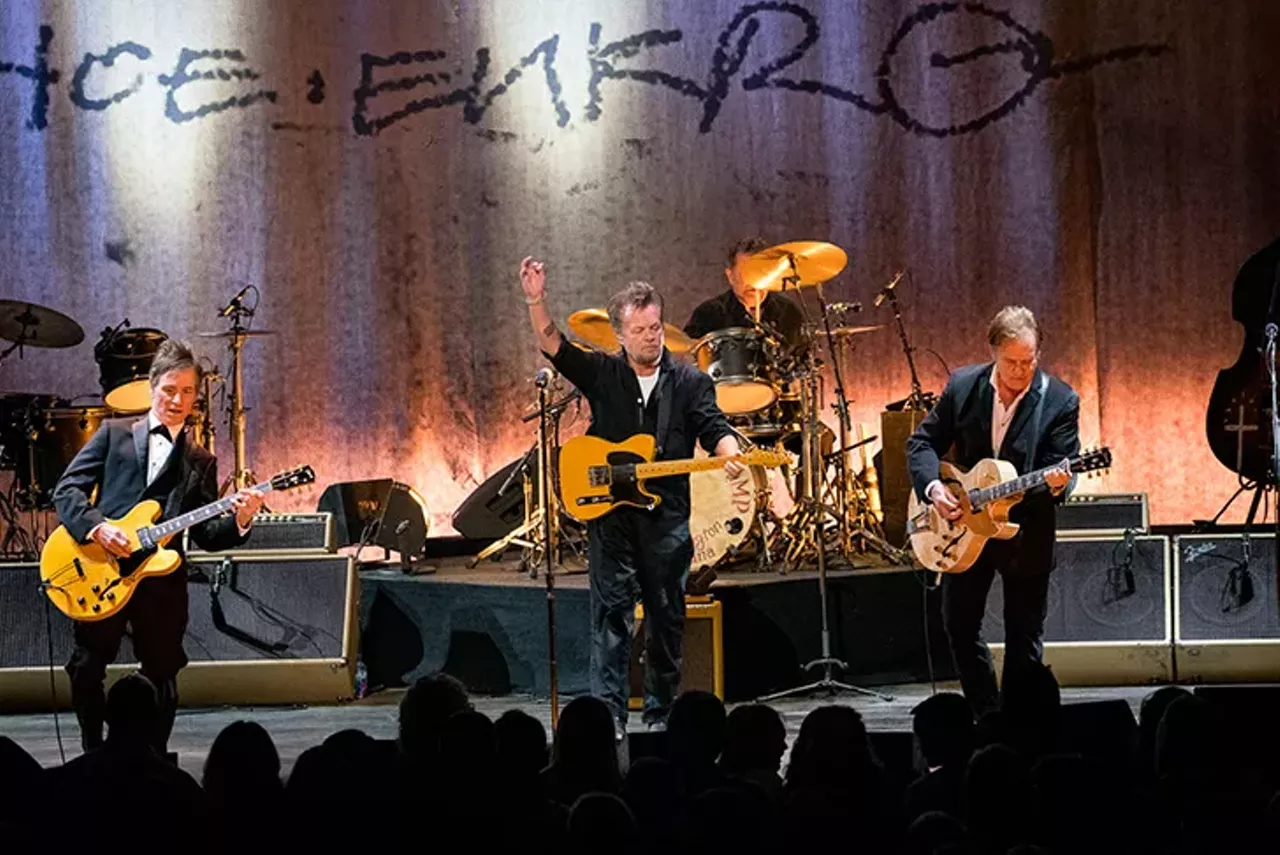 all-the-photos-from-john-mellencamp-s-performance-at-cincinnati-s