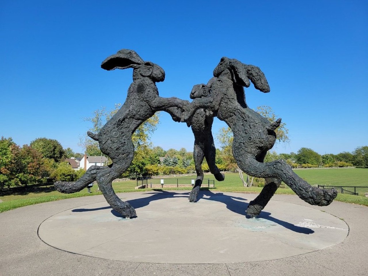 Giant Dancing Hares
6350 Woerner Temple Road, Dublin
In the Columbus suburb of Dublin, you’ll find the Ballantrae Giant Dancing Hares, which were made by English artist Sophie Ryder in 2001. The trio of rabbits is 24 feet tall.