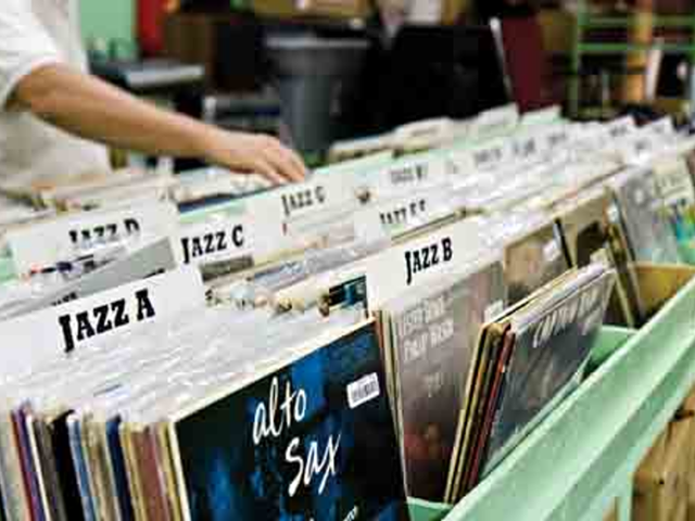 Shopping for vinyl at Northside's Black Plastic (Photo: Laura Cox)
