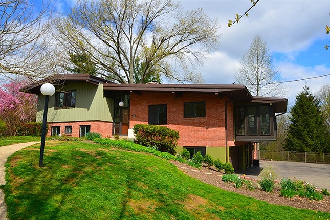 Winton Woods' Midcentury Modern "Brady Bunch House" Just Hit the Market